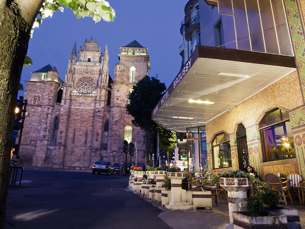 Hotel Mercure Rodez Cathedrale Exterior foto